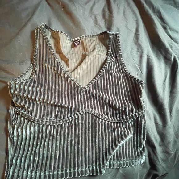 Ribbed Tanks - Picture 2 of 3